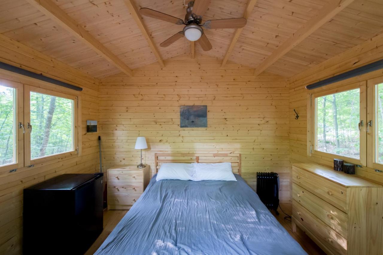 Madawaska Lodge-Cottage ภายนอก รูปภาพ
