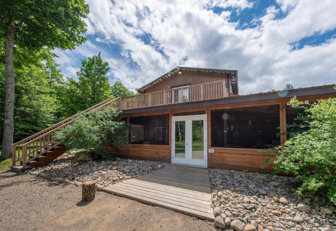 Madawaska Lodge-Cottage ภายนอก รูปภาพ