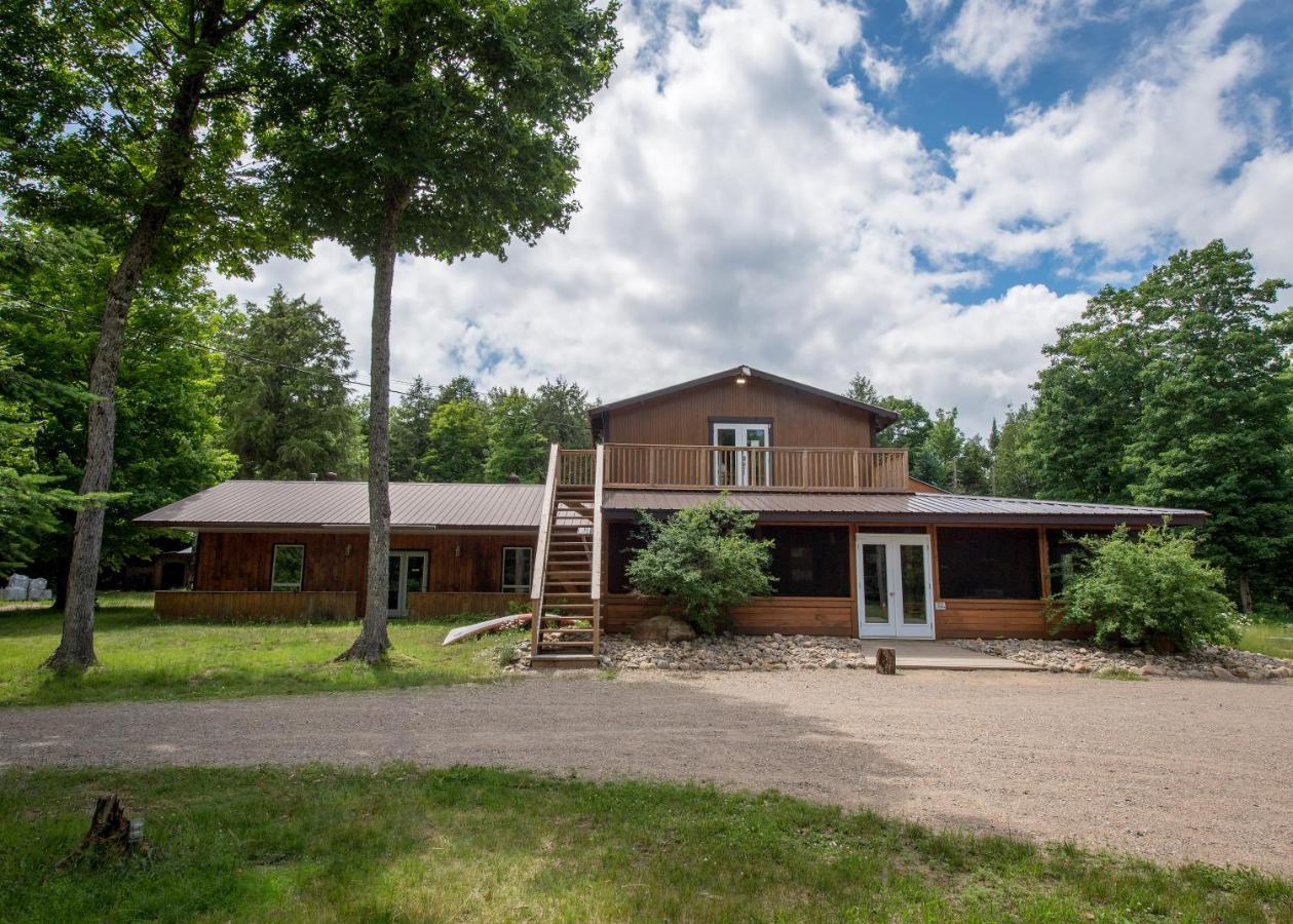 Madawaska Lodge-Cottage ภายนอก รูปภาพ