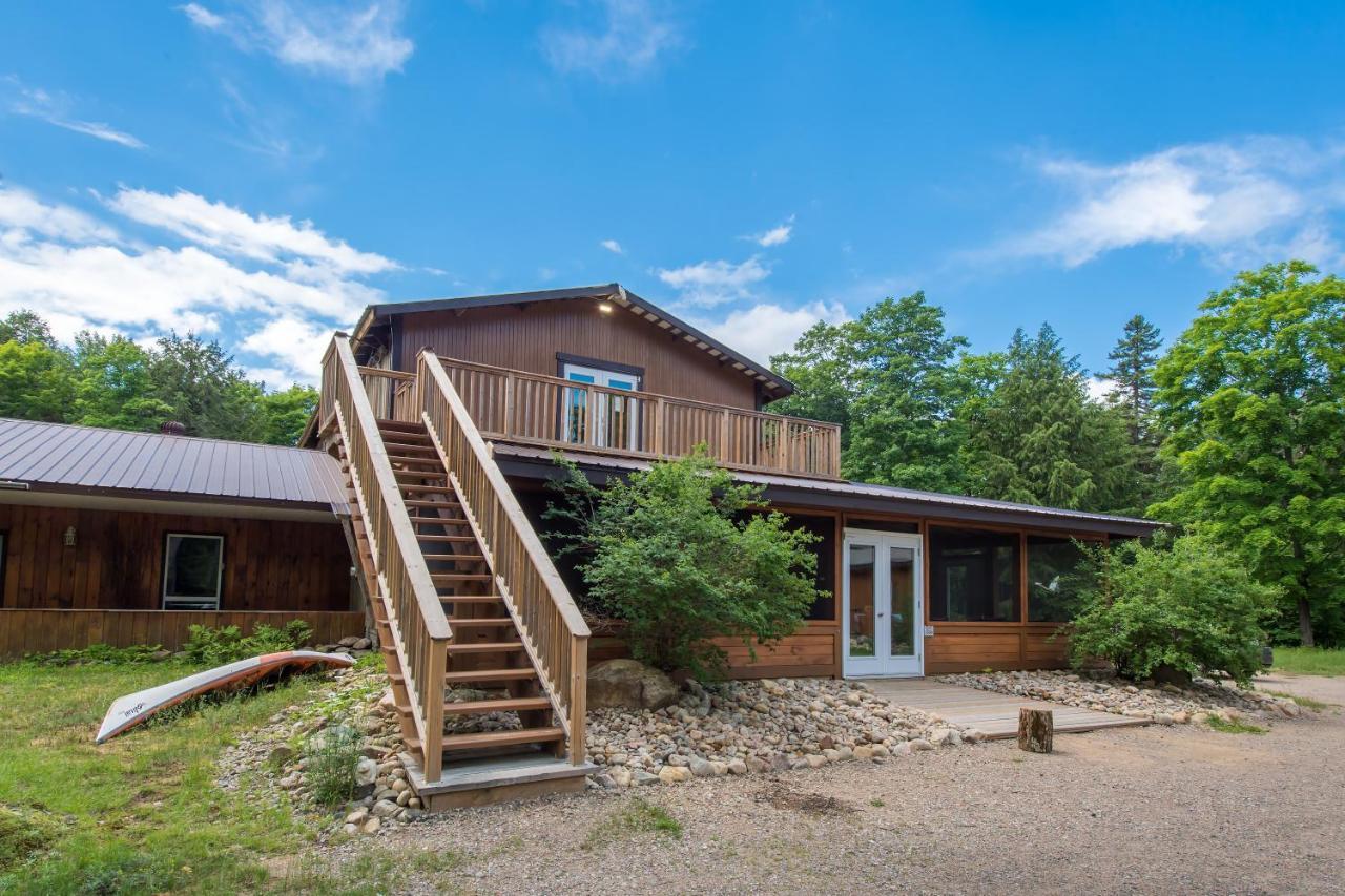 Madawaska Lodge-Cottage ภายนอก รูปภาพ