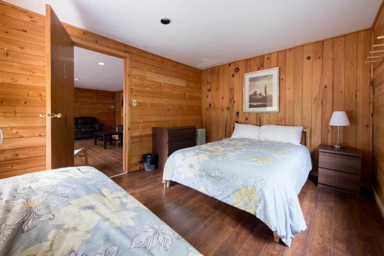 Madawaska Lodge-Cottage ภายนอก รูปภาพ