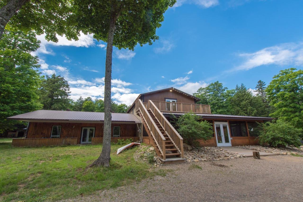 Madawaska Lodge-Cottage ภายนอก รูปภาพ