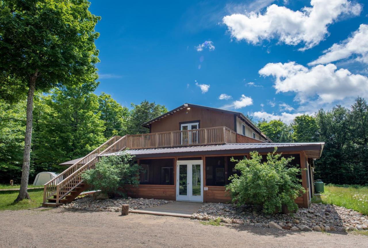 Madawaska Lodge-Cottage ภายนอก รูปภาพ